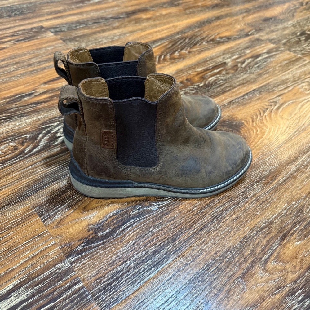 KEEN Size 3- 4Y Chelsea Boots Kids Brown Leather Slip On Ankle Rugged Outdoor